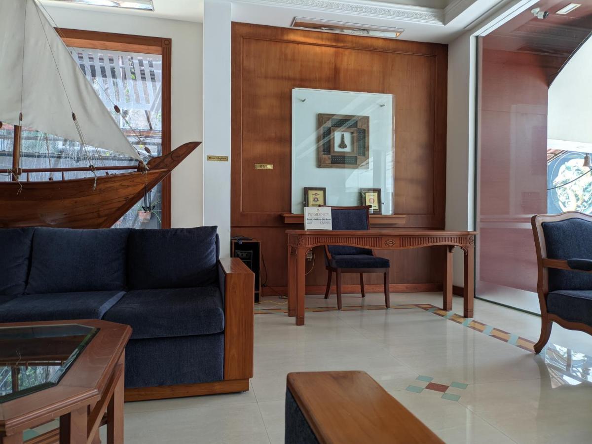 Presidency Kochi City Centre Екстер'єр фото