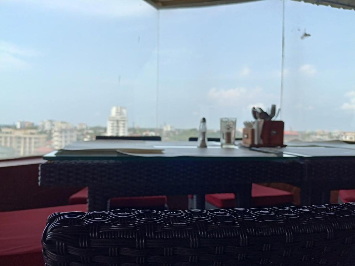 Presidency Kochi City Centre Екстер'єр фото