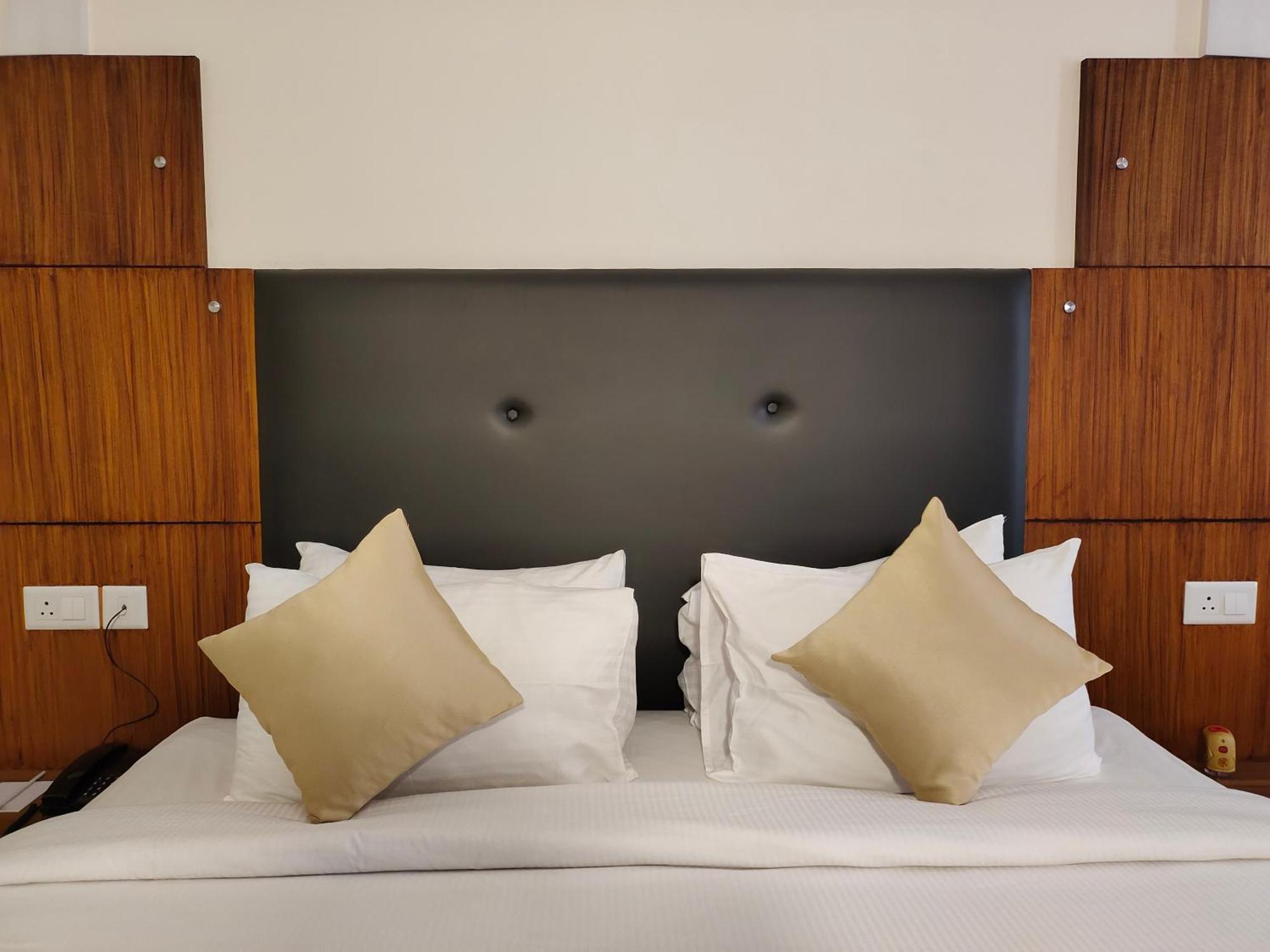 Presidency Kochi City Centre Екстер'єр фото