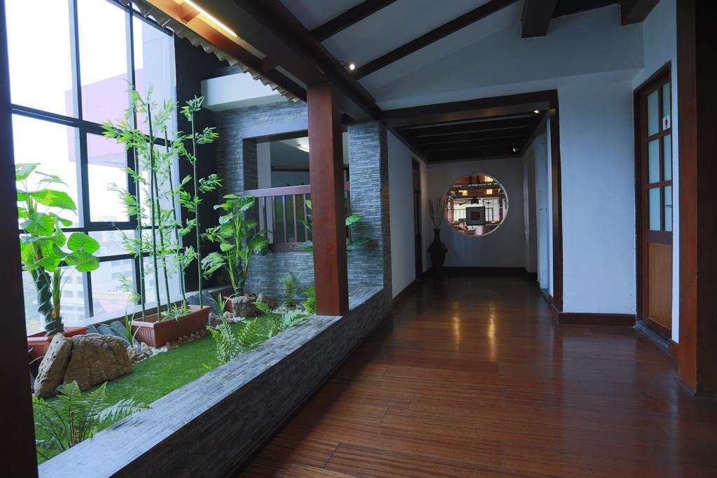 Presidency Kochi City Centre Екстер'єр фото