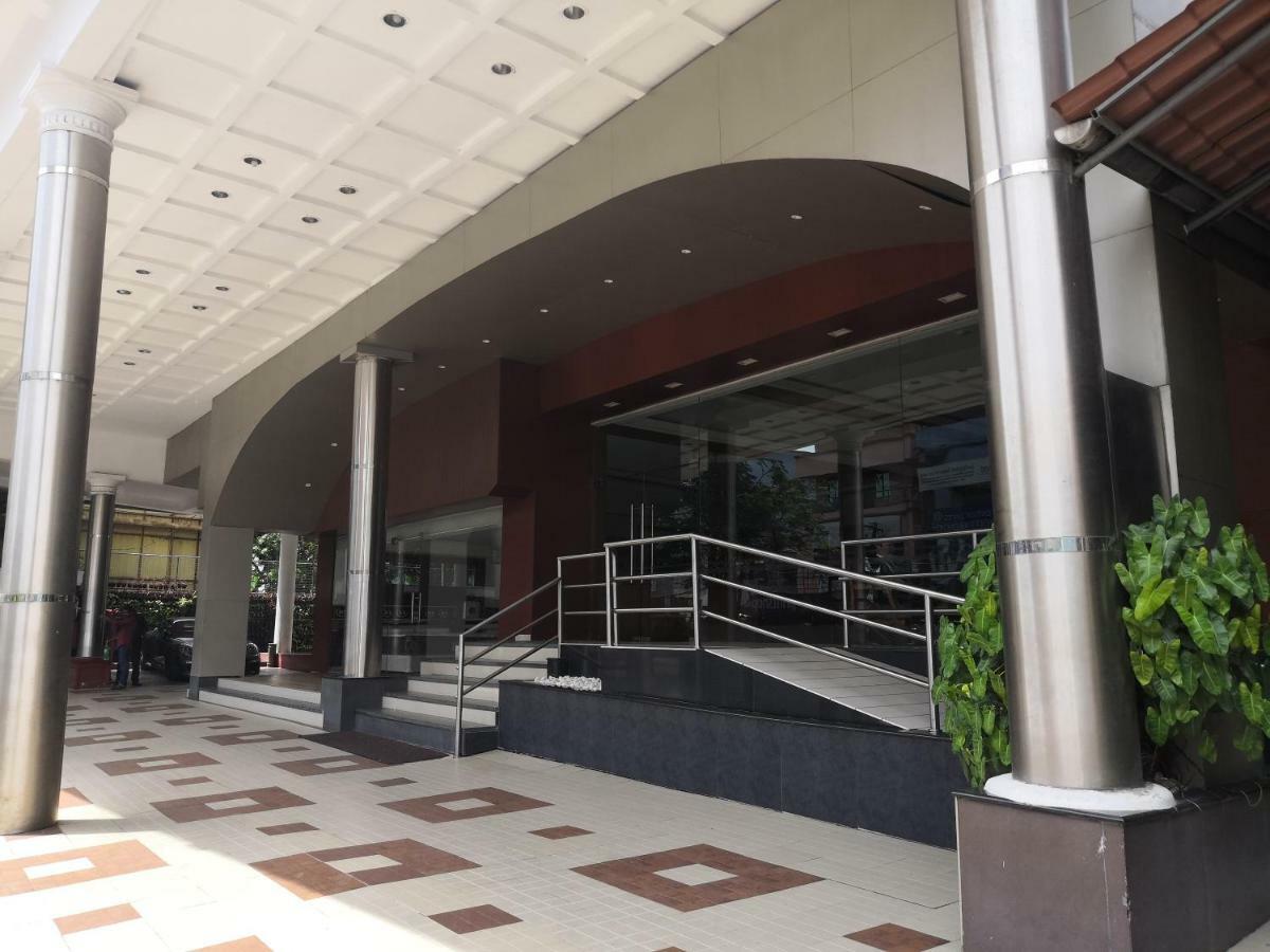 Presidency Kochi City Centre Екстер'єр фото