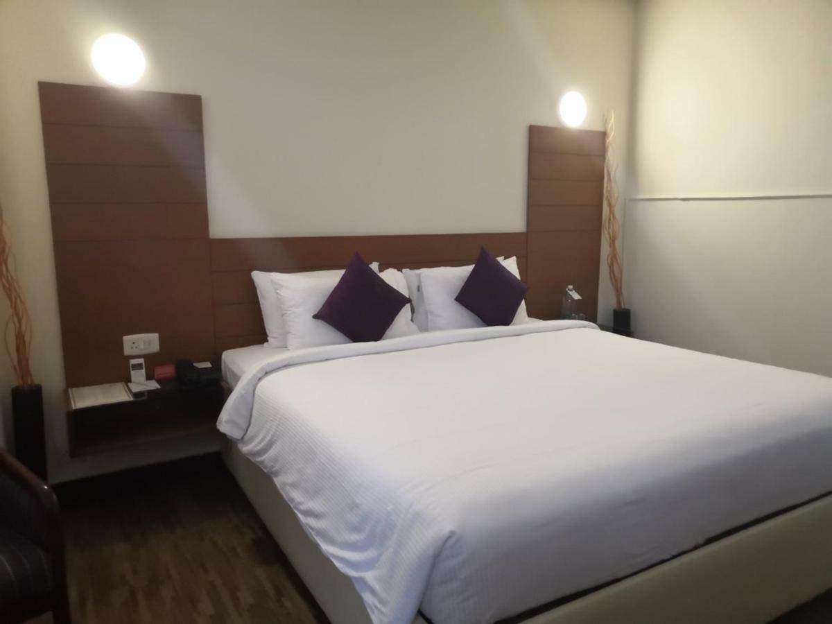 Presidency Kochi City Centre Екстер'єр фото