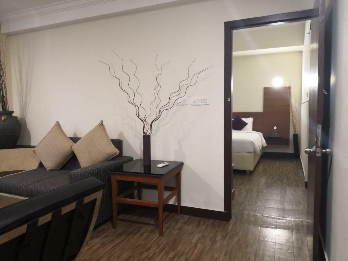 Presidency Kochi City Centre Екстер'єр фото