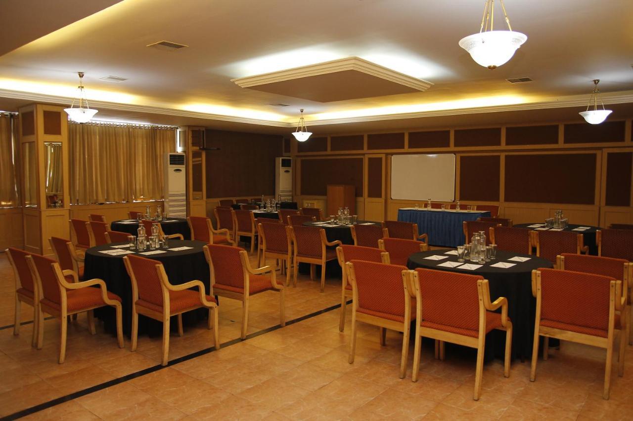 Presidency Kochi City Centre Екстер'єр фото