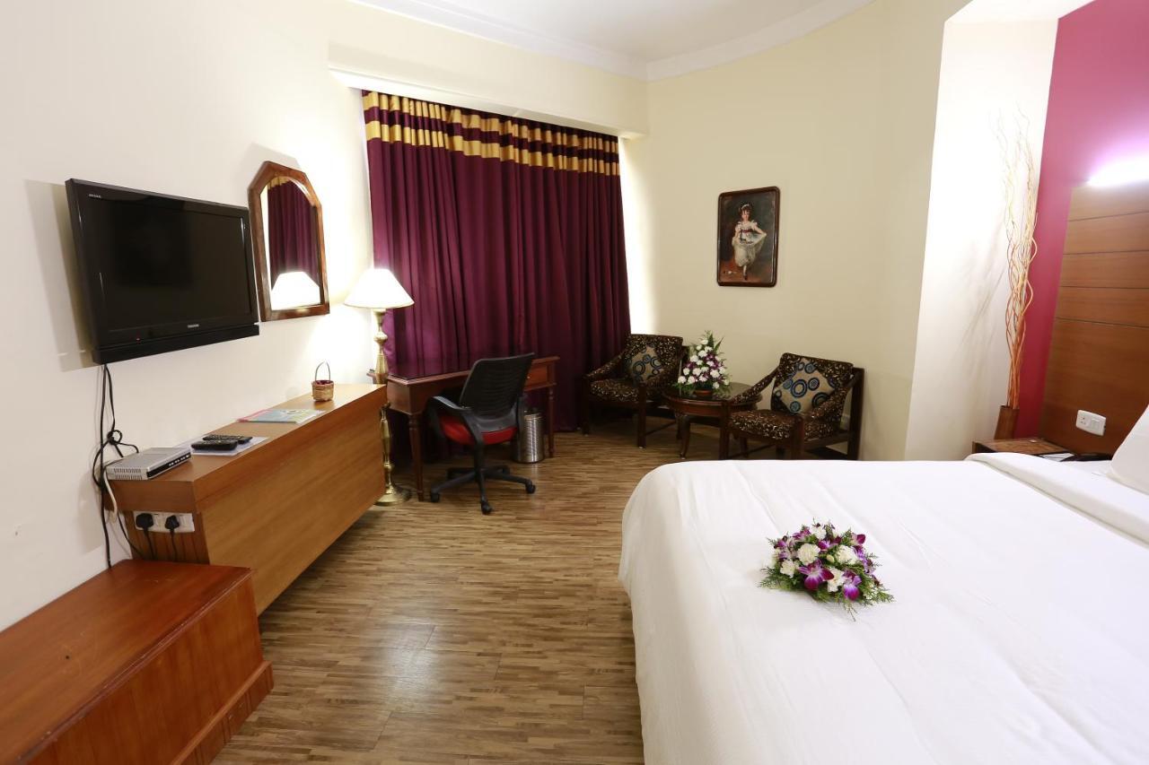 Presidency Kochi City Centre Екстер'єр фото
